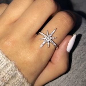 New 18K White Gold Diamond Shooting star ring